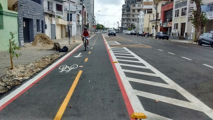 Ciclofaixa implementada em Fortaleza (Foto: Ciclovida)