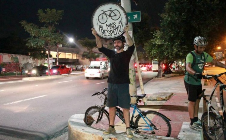 Manifestação na Avenida Djalma Batista (Foto: Pedala Manaus)